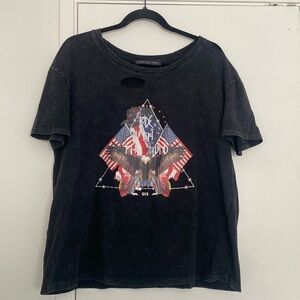 White fox Boutique distressed Graphic Tshirt size medium